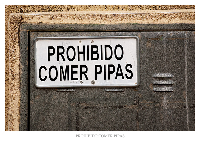 prohibido_comer_pipas_by_rosmar71-d5xctuo